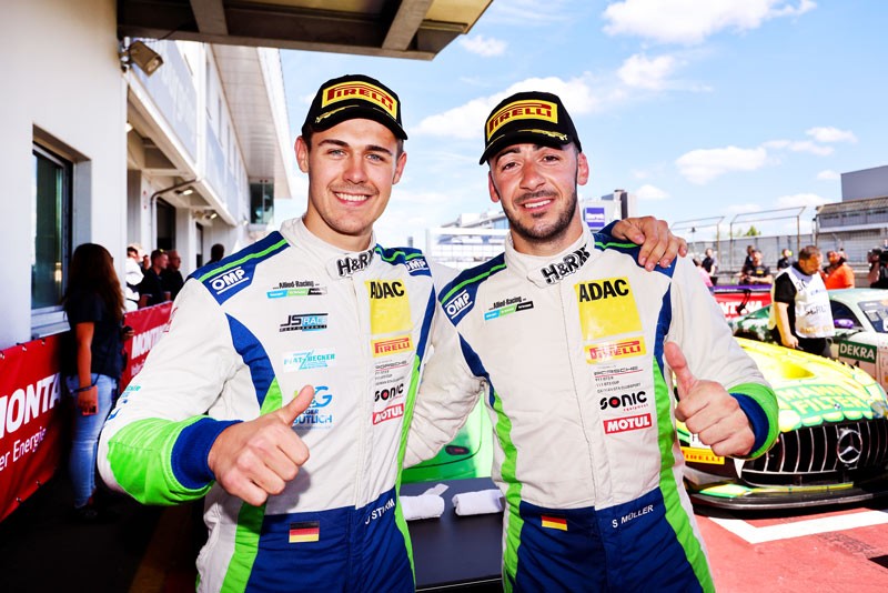 ADAC GT Masters auf dem Nürburg­ring: Joel Sturm Zweiter und Dritter beim Heim­rennen auf dem Nürburg­ring